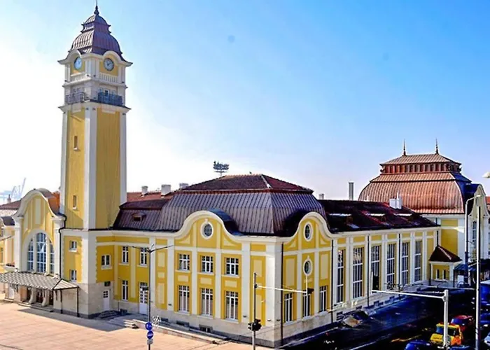 Апартамент Comfy In The Heart Of *